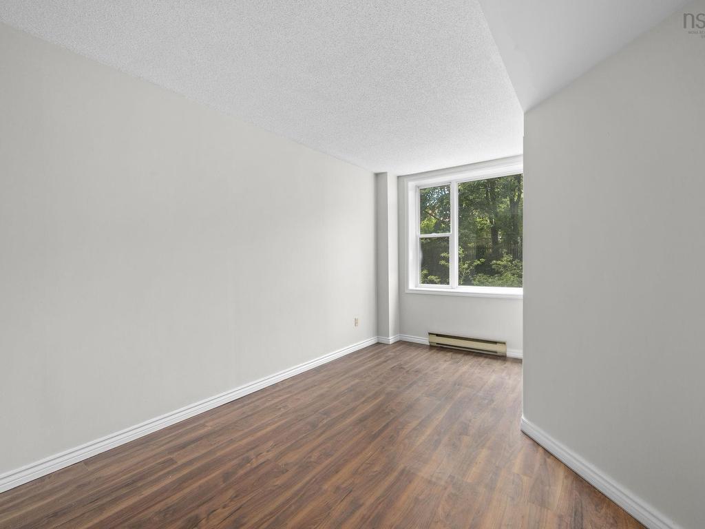 












208 1326 LOWER WATER Street

,
Halifax,




NS
B3J 3R3

