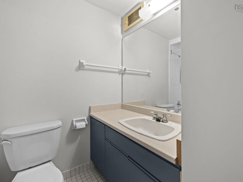












208 1326 LOWER WATER Street

,
Halifax,




NS
B3J 3R3

