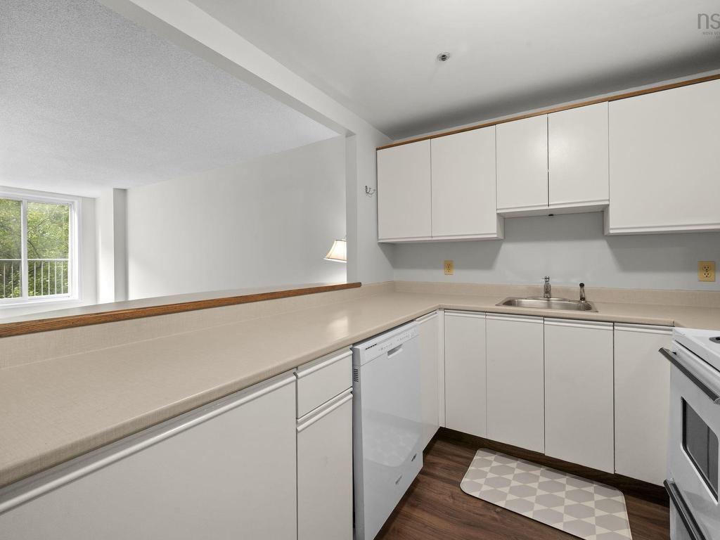 












208 1326 LOWER WATER Street

,
Halifax,




NS
B3J 3R3

