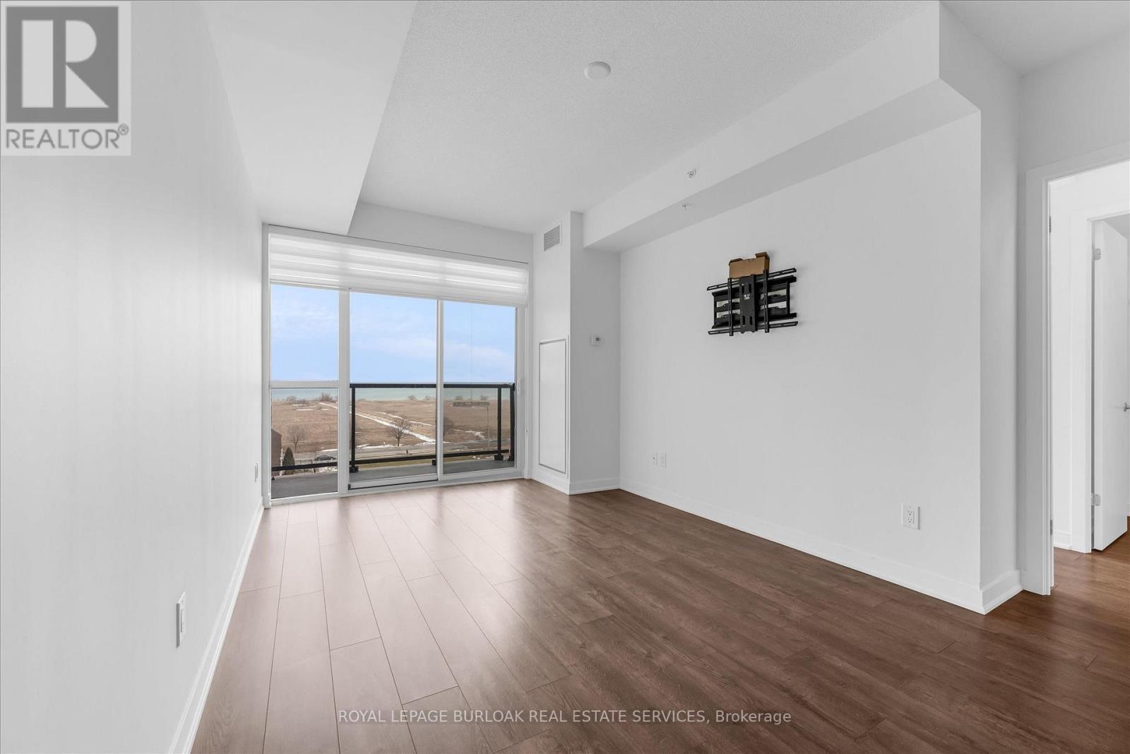 












612 - 550 NORTH SERVICE ROAD N

,
Grimsby,




Ontario
L3M4E8

