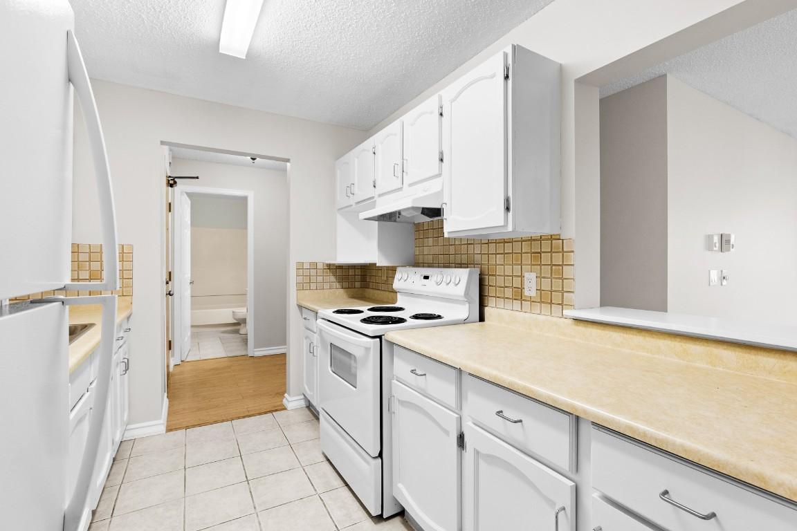 









1490B


Gordon

Drive, 304,
Kelowna,




BC
V1Y 3G5

