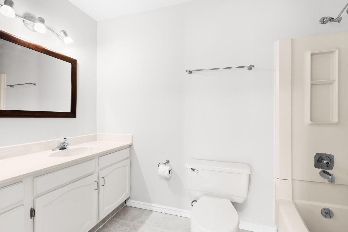 









1490B


Gordon

Drive, 304,
Kelowna,




BC
V1Y 3G5


