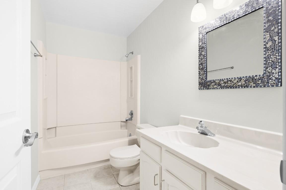









1490B


Gordon

Drive, 304,
Kelowna,




BC
V1Y 3G5

