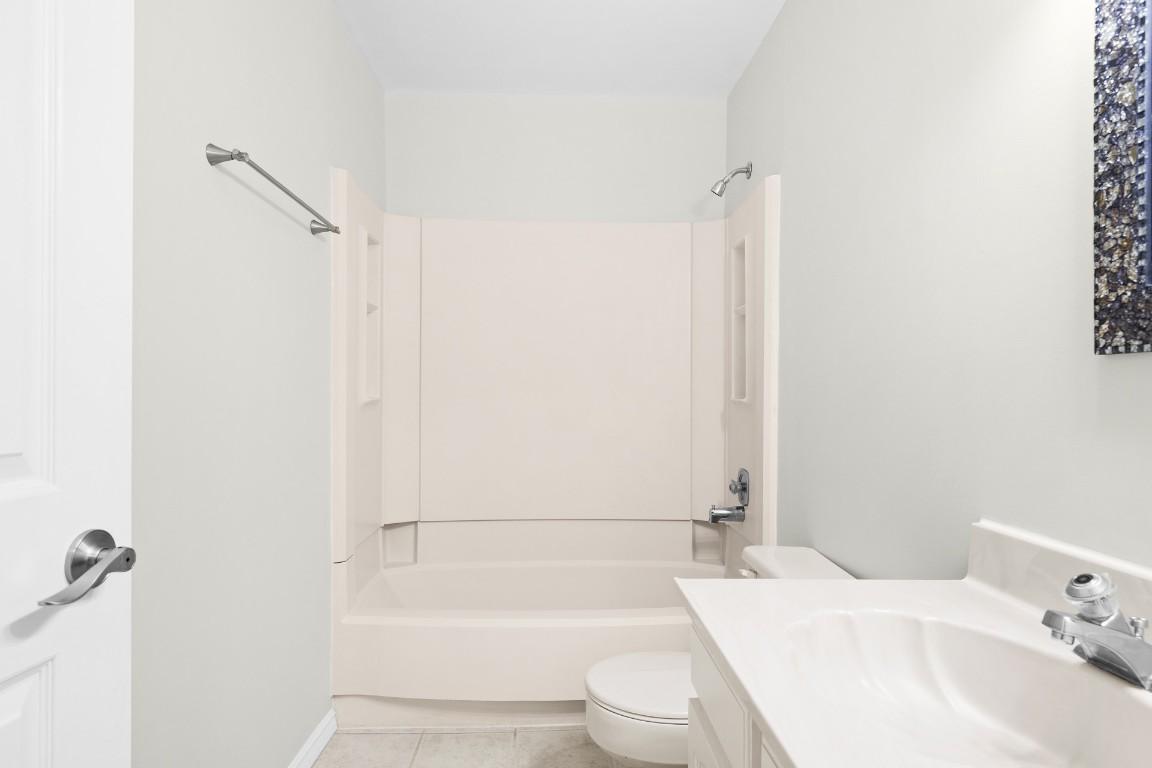 









1490B


Gordon

Drive, 304,
Kelowna,




BC
V1Y 3G5

