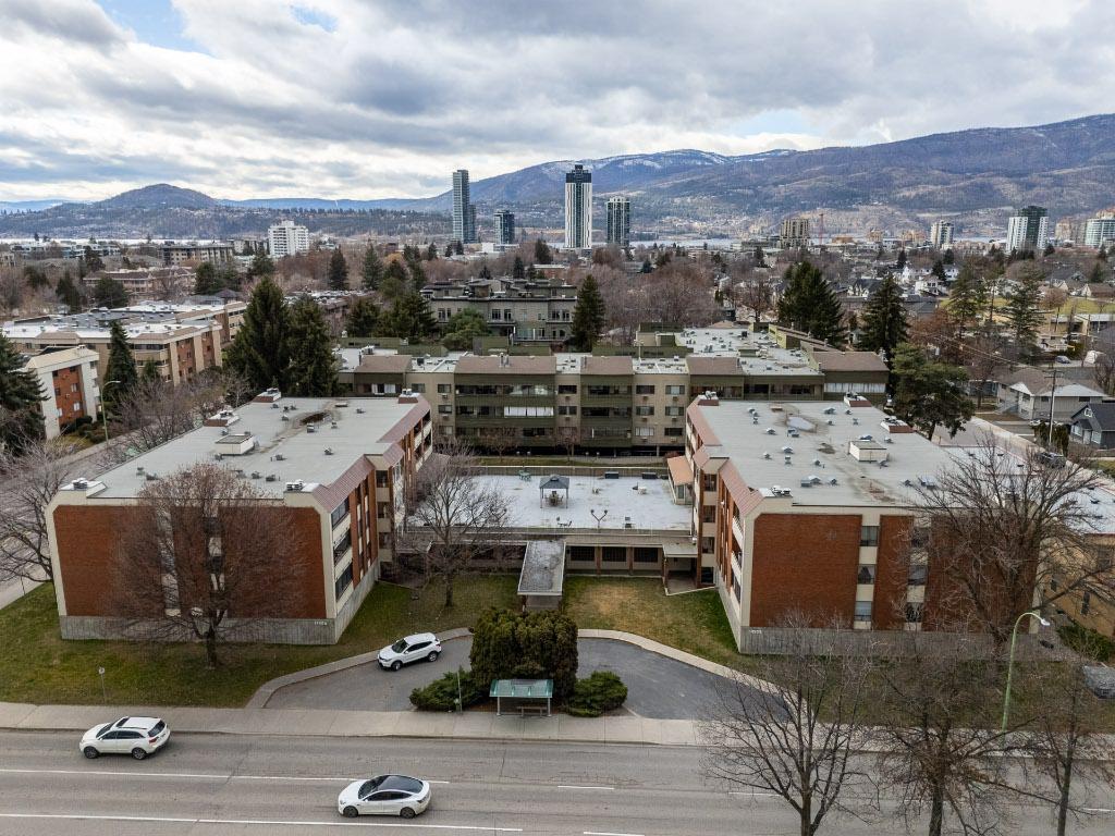 









1490B


Gordon

Drive, 304,
Kelowna,




BC
V1Y 3G5

