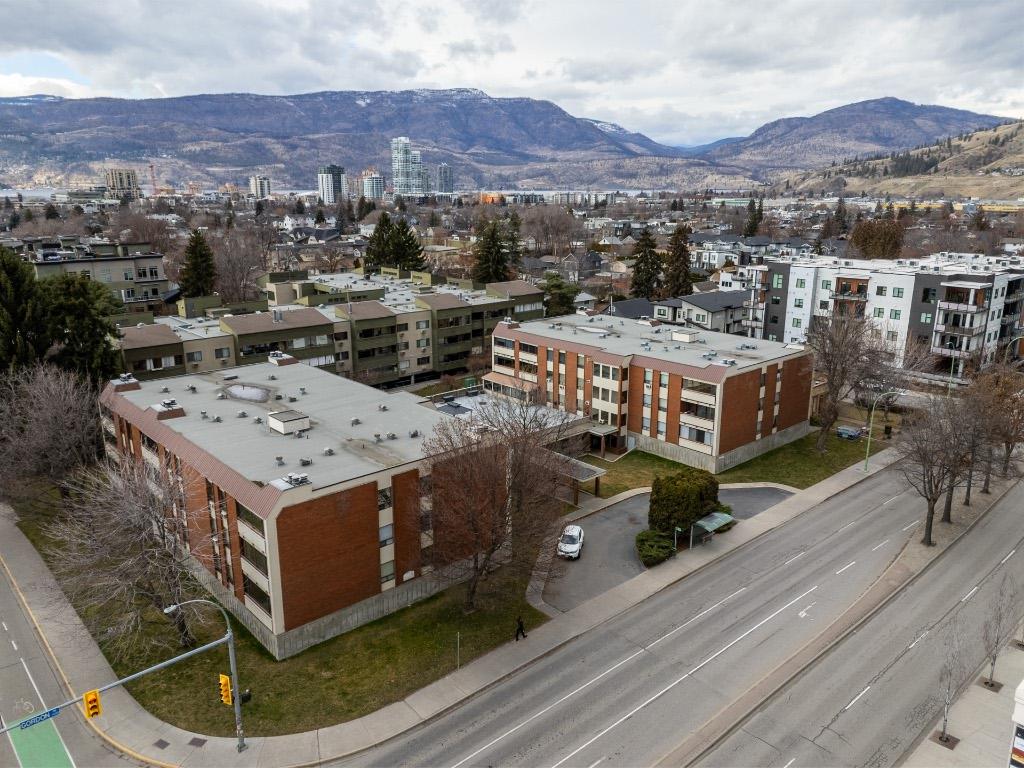 









1490B


Gordon

Drive, 304,
Kelowna,




BC
V1Y 3G5

