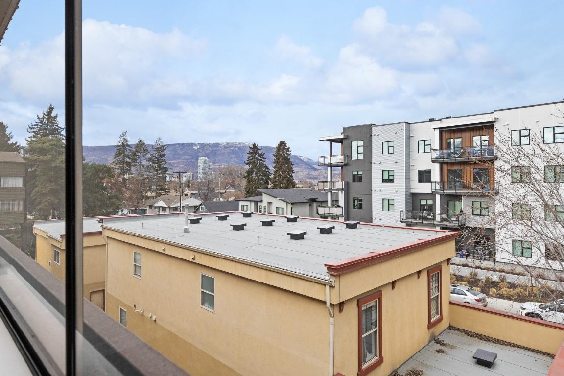 









1490B


Gordon

Drive, 304,
Kelowna,




BC
V1Y 3G5

