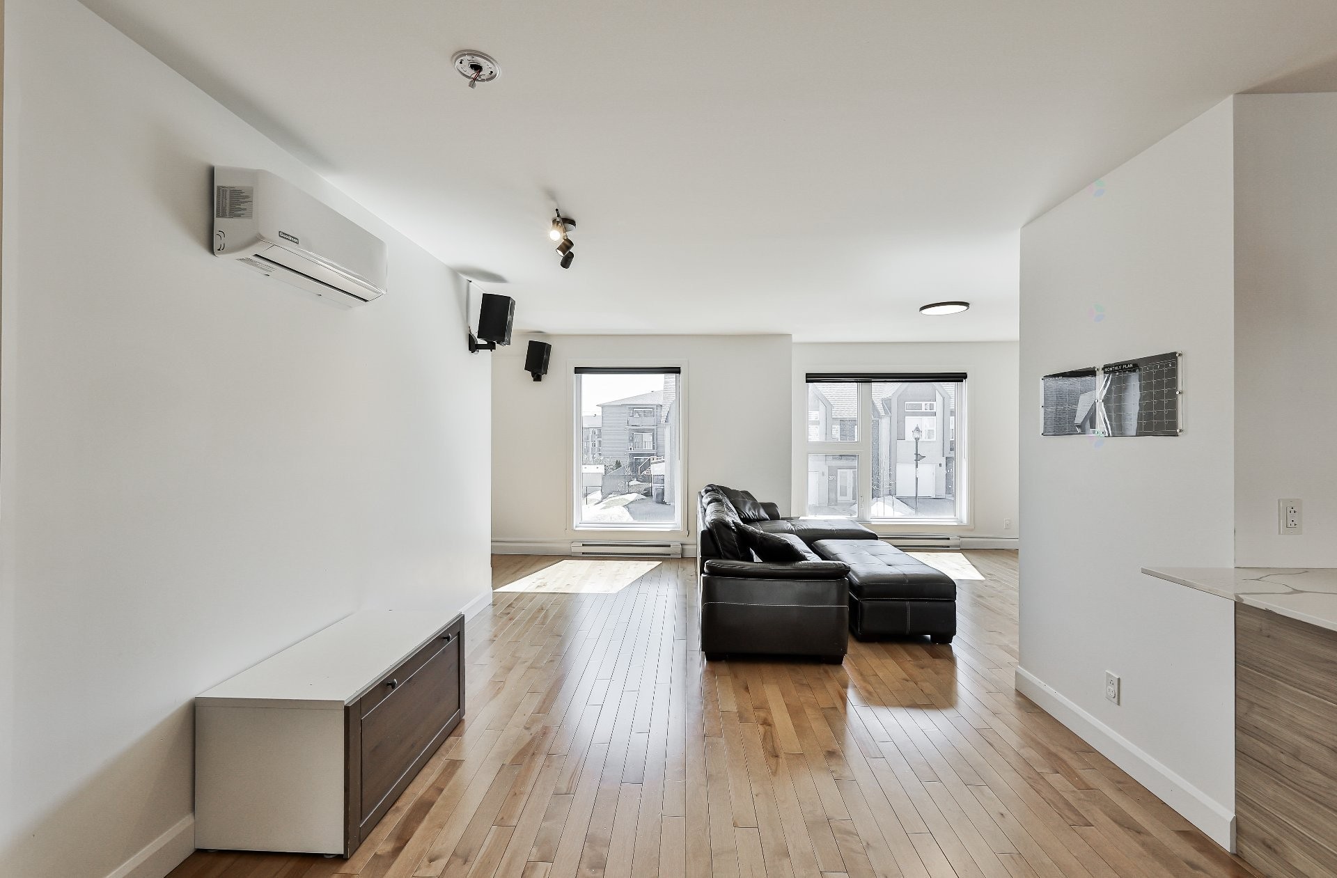 









372


Rue du Tonnelier

,
Saint-Jérôme,




QC
J7Y0R4

