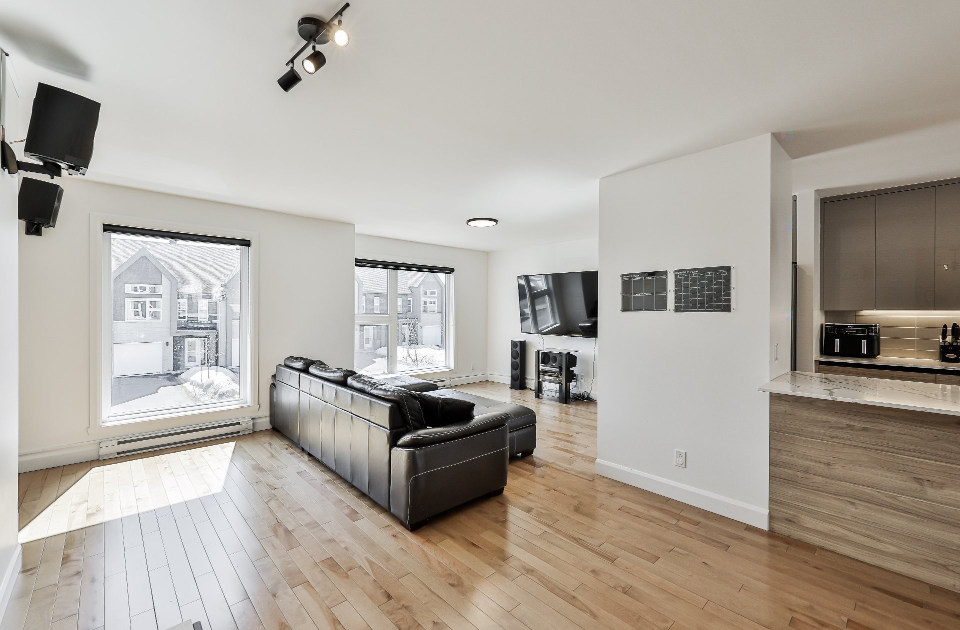 









372


Rue du Tonnelier

,
Saint-Jérôme,




QC
J7Y0R4

