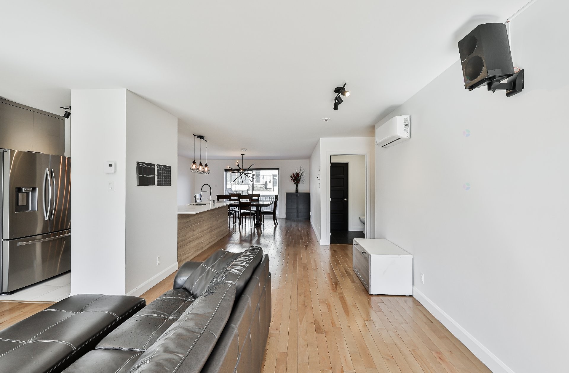









372


Rue du Tonnelier

,
Saint-Jérôme,




QC
J7Y0R4

