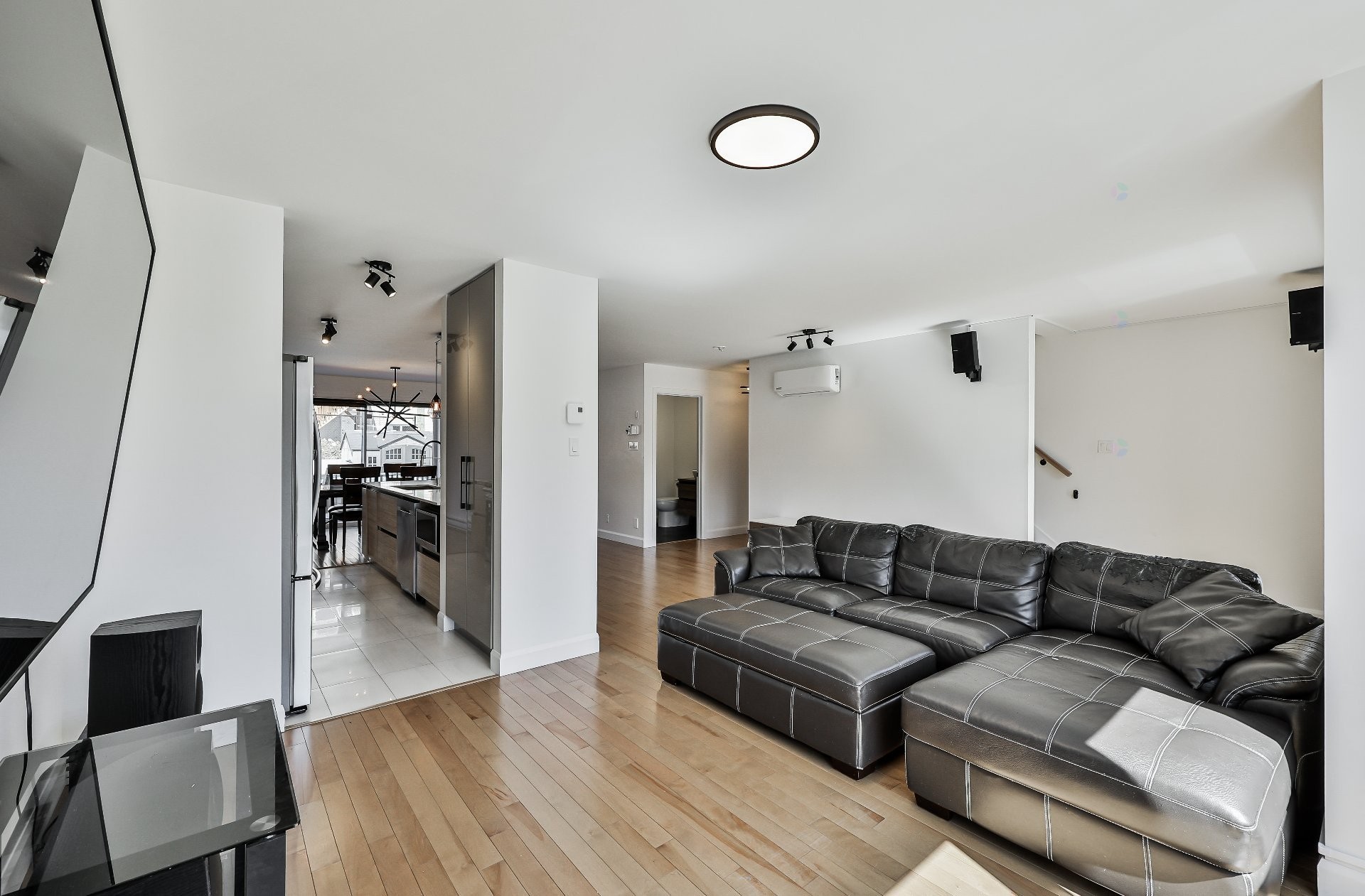 









372


Rue du Tonnelier

,
Saint-Jérôme,




QC
J7Y0R4

