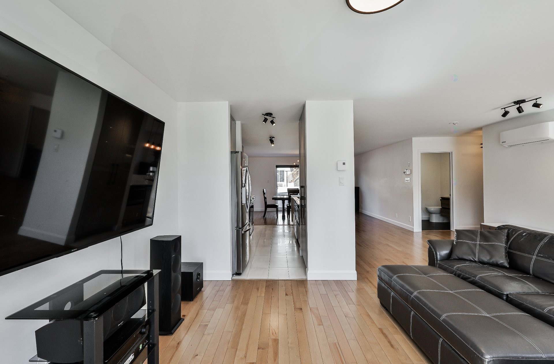 









372


Rue du Tonnelier

,
Saint-Jérôme,




QC
J7Y0R4


