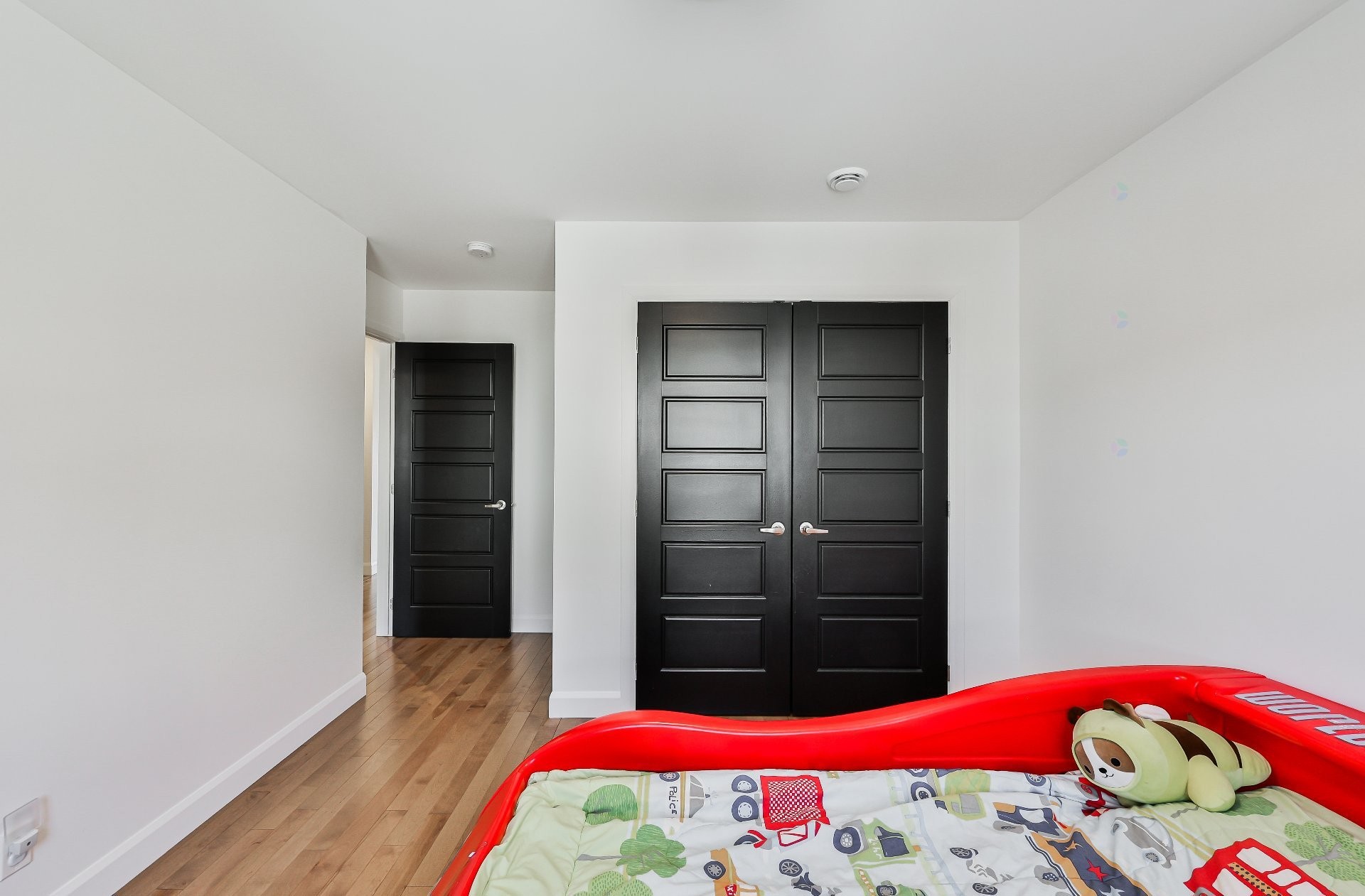 









372


Rue du Tonnelier

,
Saint-Jérôme,




QC
J7Y0R4

