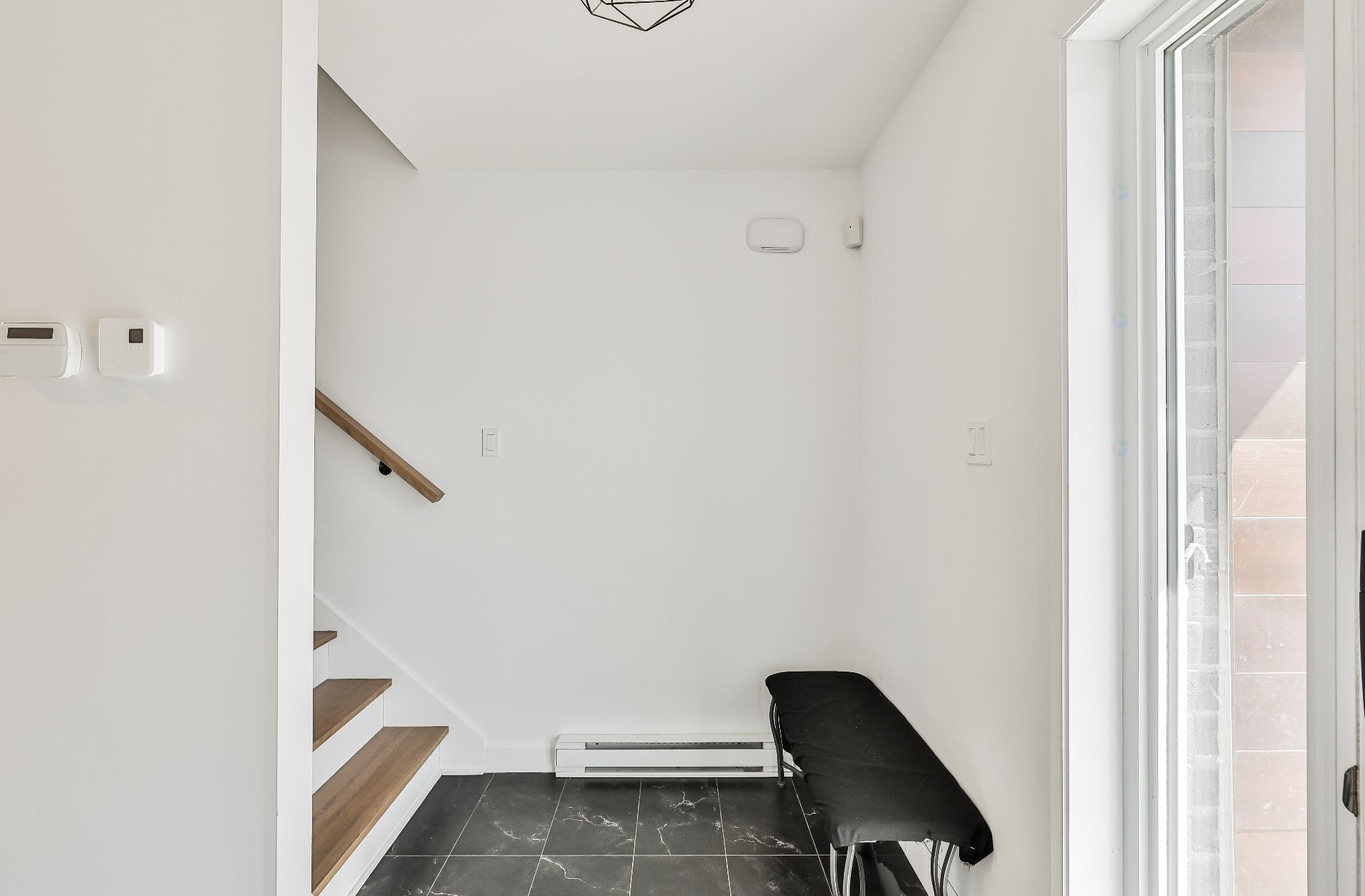 









372


Rue du Tonnelier

,
Saint-Jérôme,




QC
J7Y0R4

