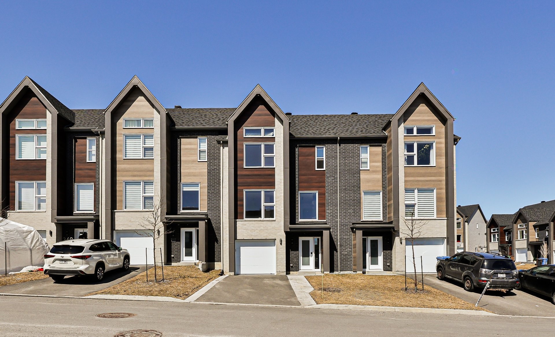 









372


Rue du Tonnelier

,
Saint-Jérôme,




QC
J7Y0R4

