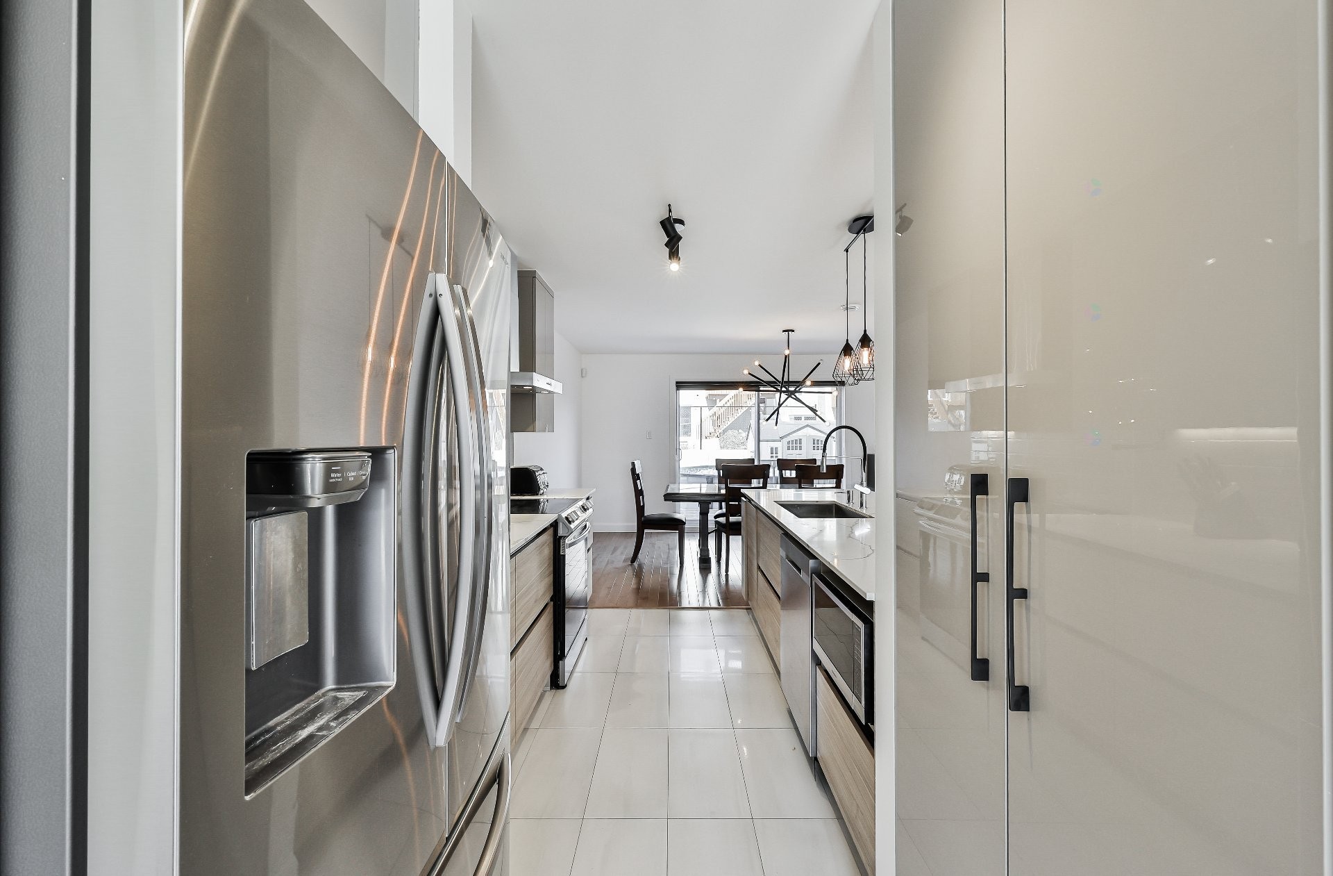









372


Rue du Tonnelier

,
Saint-Jérôme,




QC
J7Y0R4

