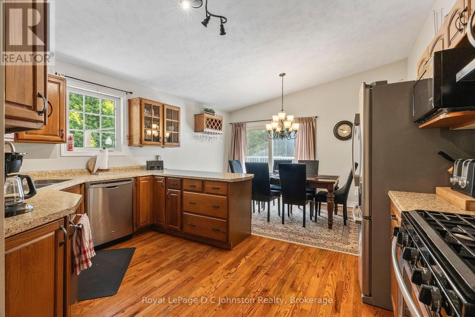 












10 MITCHELL LANE

,
Saugeen Shores,




Ontario
N0H2C1

