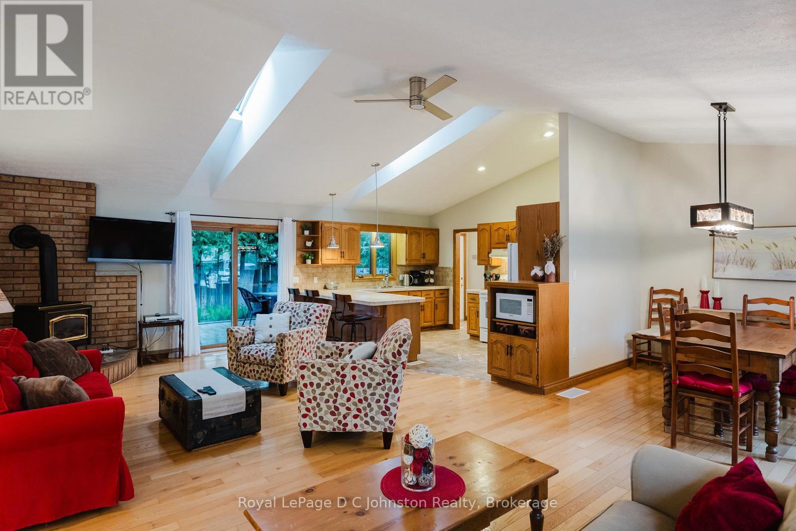 












30 CEDAR BUSH DRIVE

,
Saugeen Shores,




Ontario
N0H2L0

