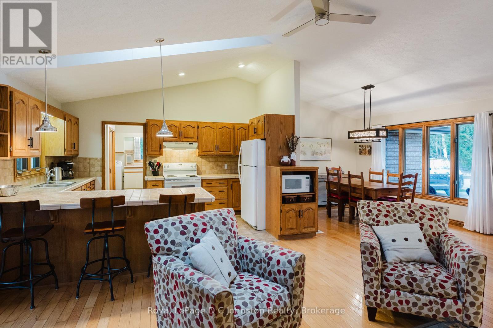 












30 CEDAR BUSH DRIVE

,
Saugeen Shores,




Ontario
N0H2L0

