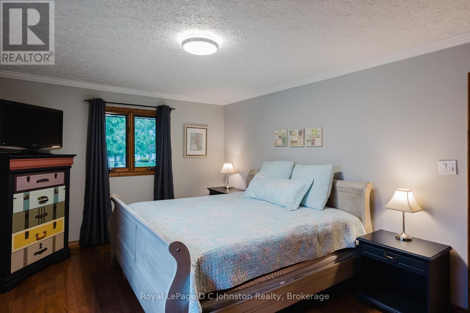 












30 CEDAR BUSH DRIVE

,
Saugeen Shores,




Ontario
N0H2L0

