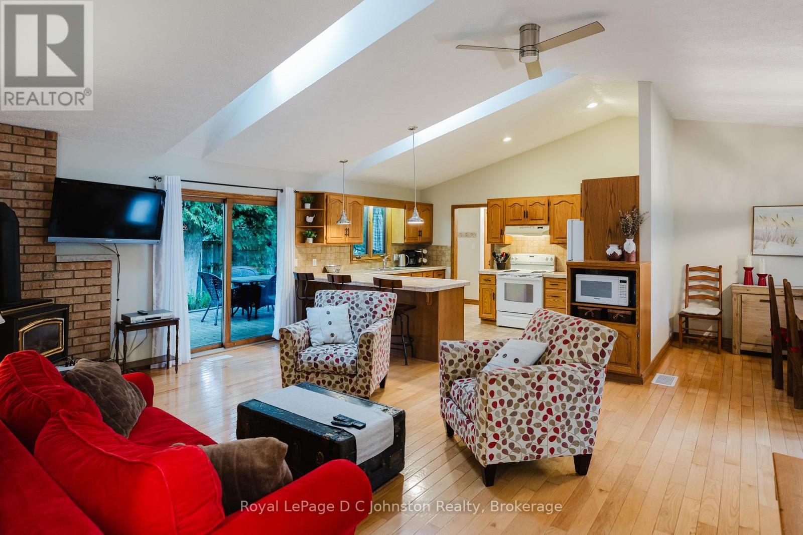 












30 CEDAR BUSH DRIVE

,
Saugeen Shores,




Ontario
N0H2L0

