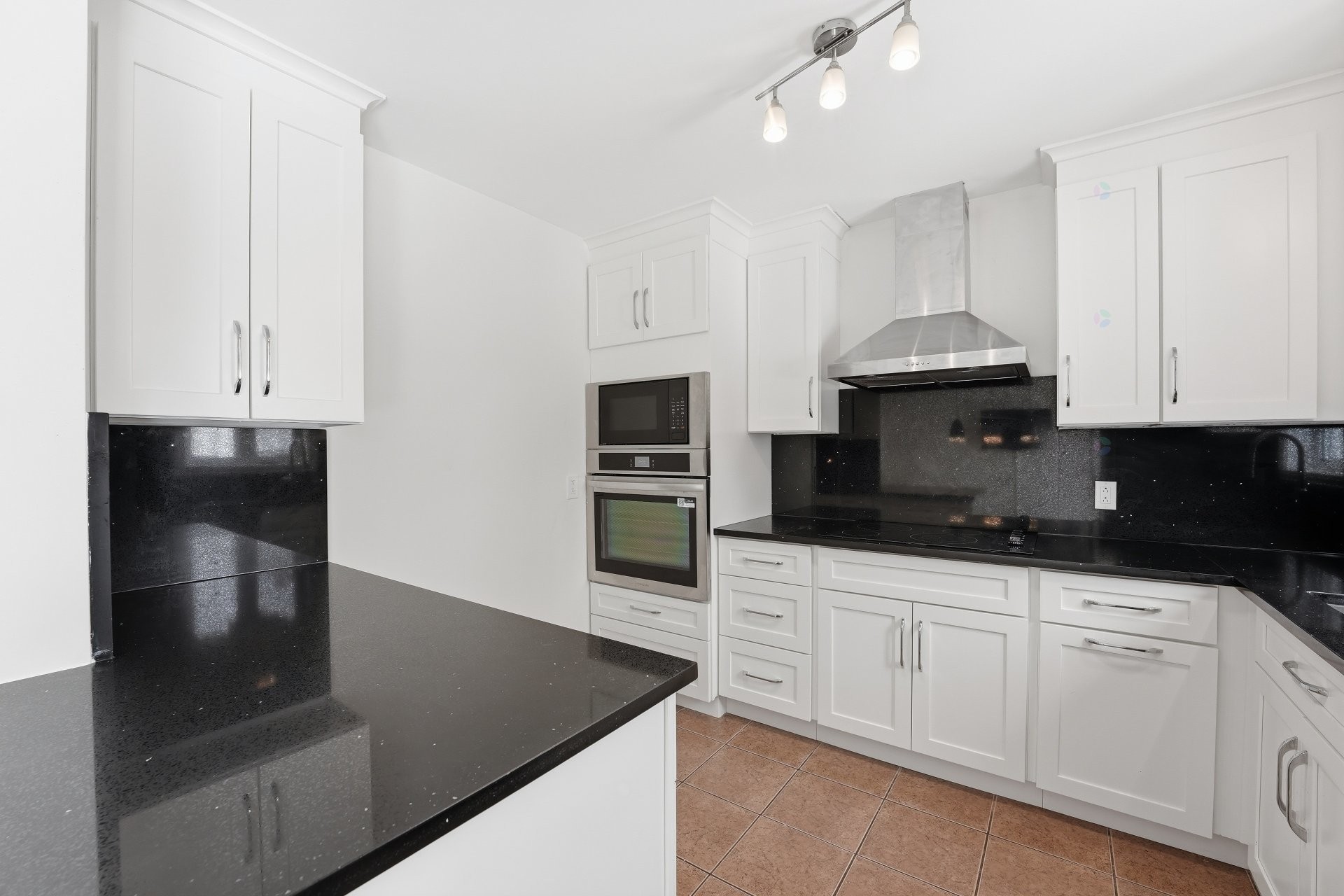









3998


Rue Mousseau

,
L'Assomption,




QC
J5W0L8

