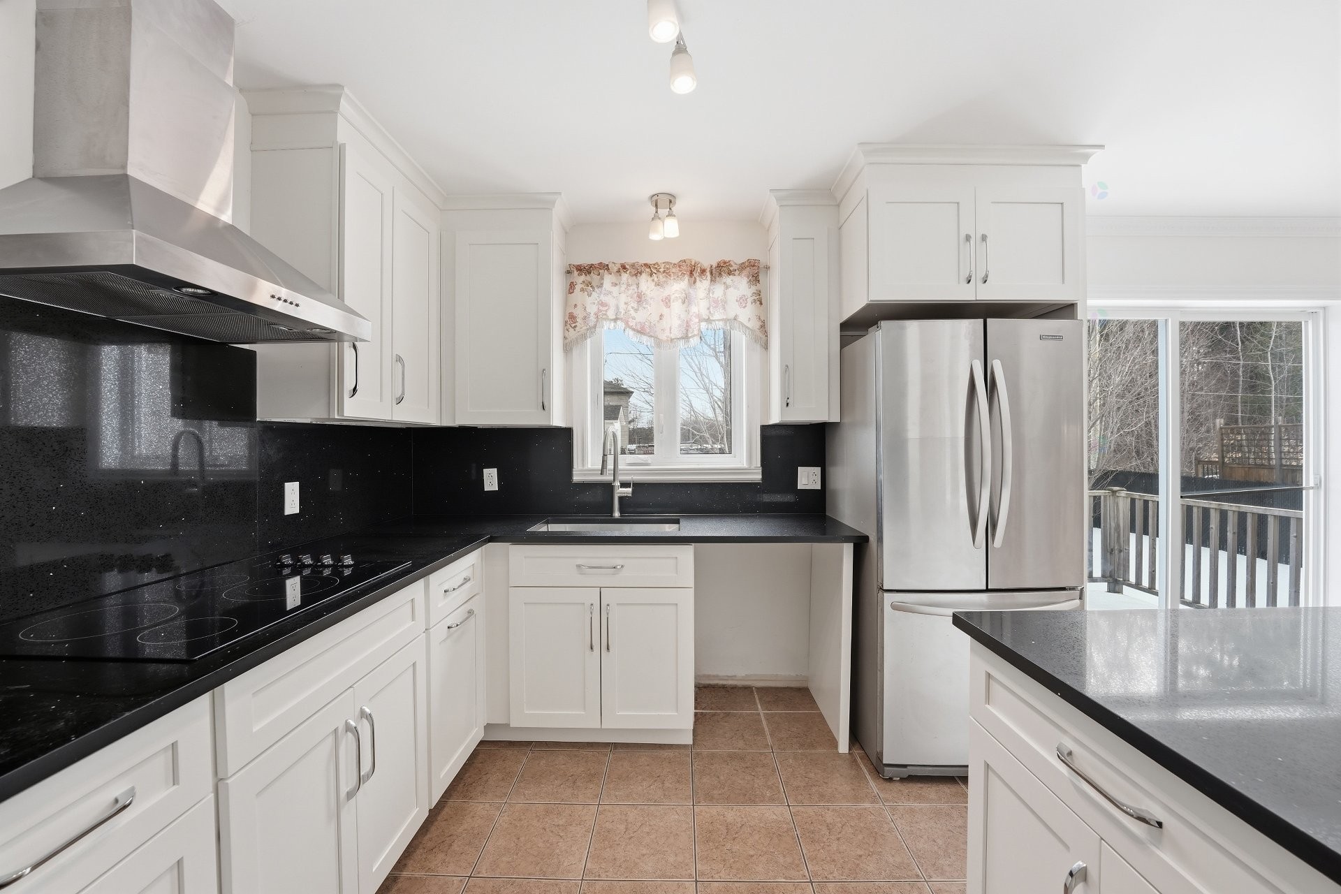 









3998


Rue Mousseau

,
L'Assomption,




QC
J5W0L8

