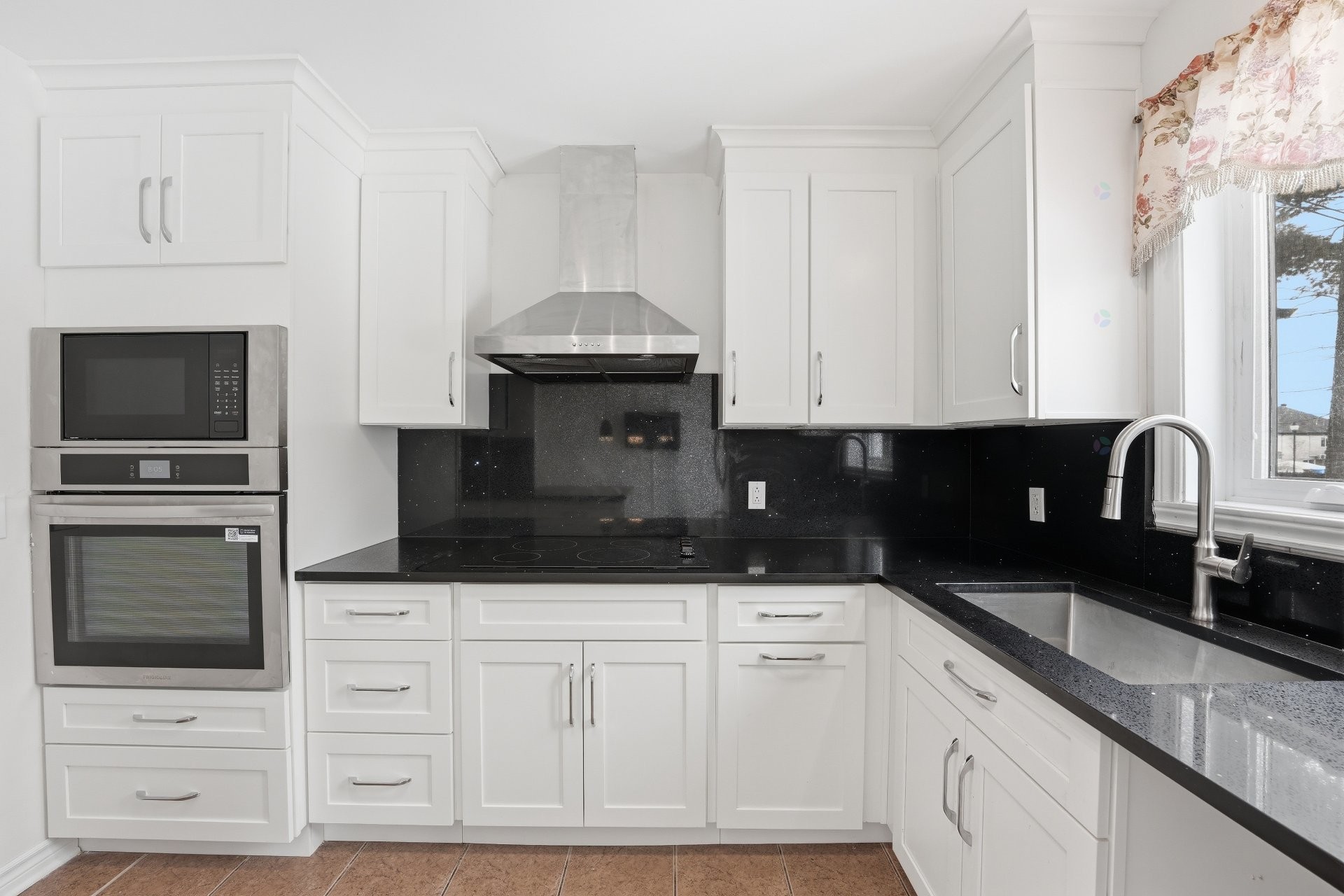 









3998


Rue Mousseau

,
L'Assomption,




QC
J5W0L8

