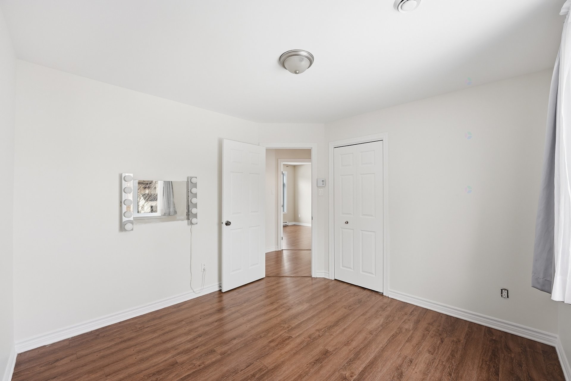 









3998


Rue Mousseau

,
L'Assomption,




QC
J5W0L8

