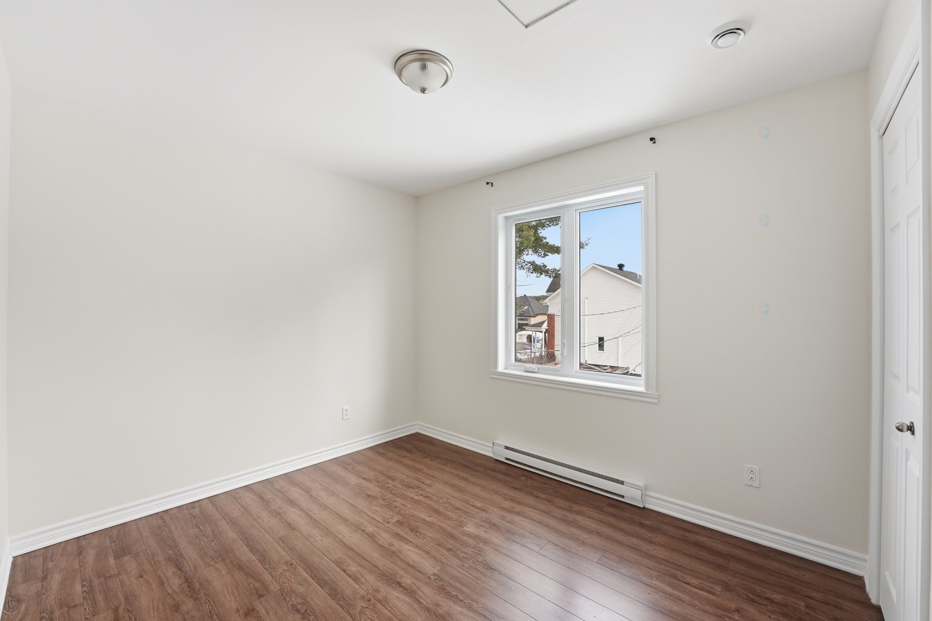 









3998


Rue Mousseau

,
L'Assomption,




QC
J5W0L8

