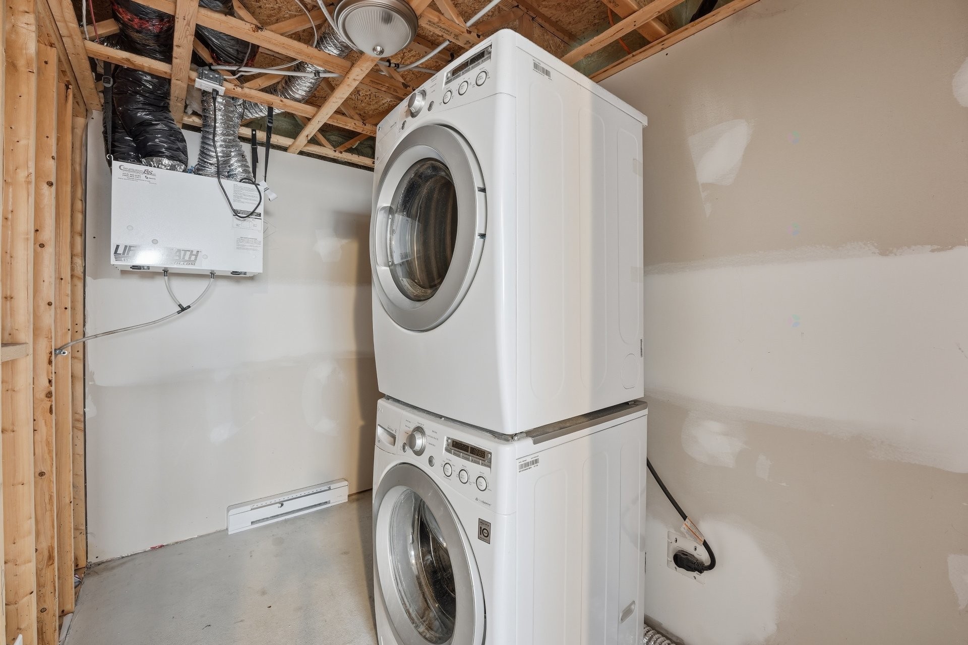 









3998


Rue Mousseau

,
L'Assomption,




QC
J5W0L8


