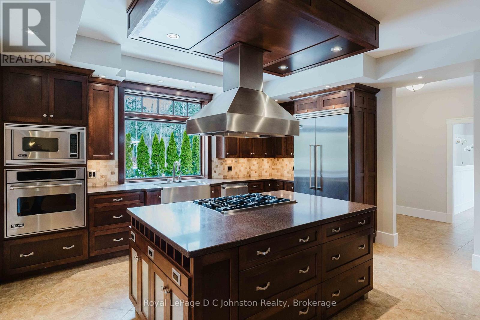 












27 CARTER DRIVE

,
Saugeen Shores,




Ontario
N0H2C6

