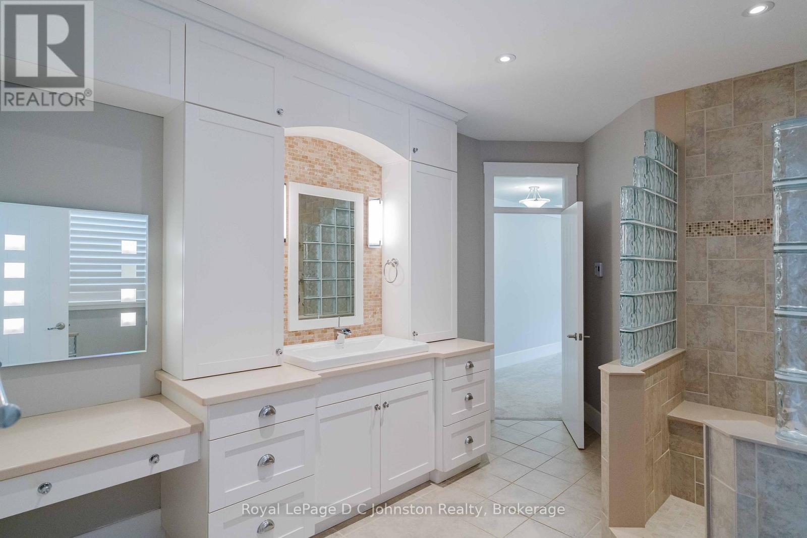 












27 CARTER DRIVE

,
Saugeen Shores,




Ontario
N0H2C6

