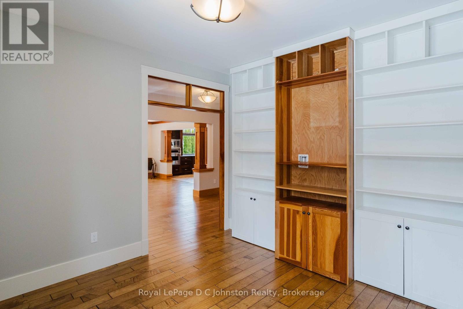 












27 CARTER DRIVE

,
Saugeen Shores,




Ontario
N0H2C6

