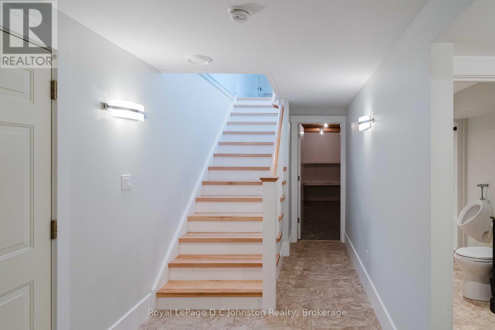 












27 CARTER DRIVE

,
Saugeen Shores,




Ontario
N0H2C6

