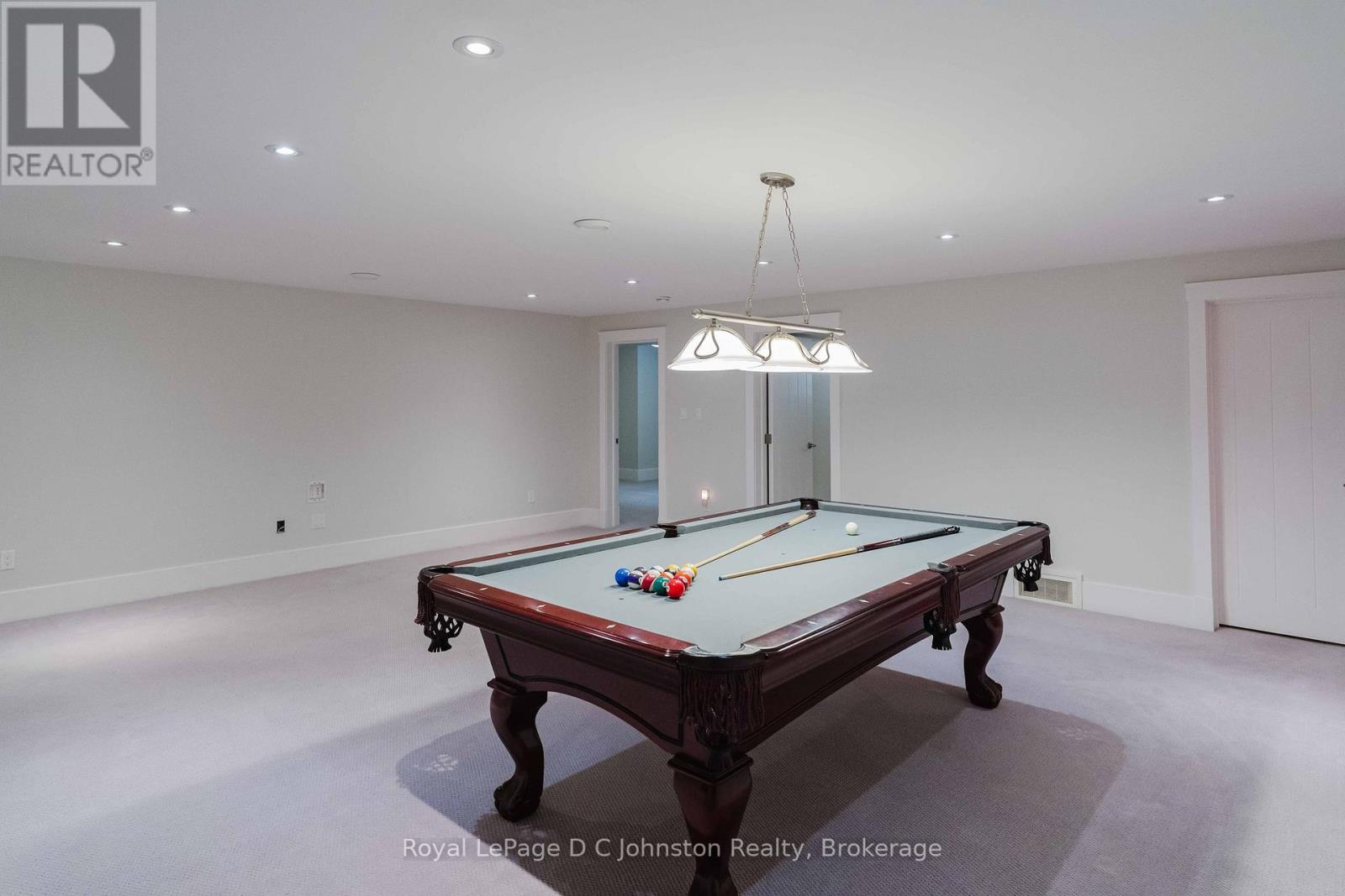 












27 CARTER DRIVE

,
Saugeen Shores,




Ontario
N0H2C6

