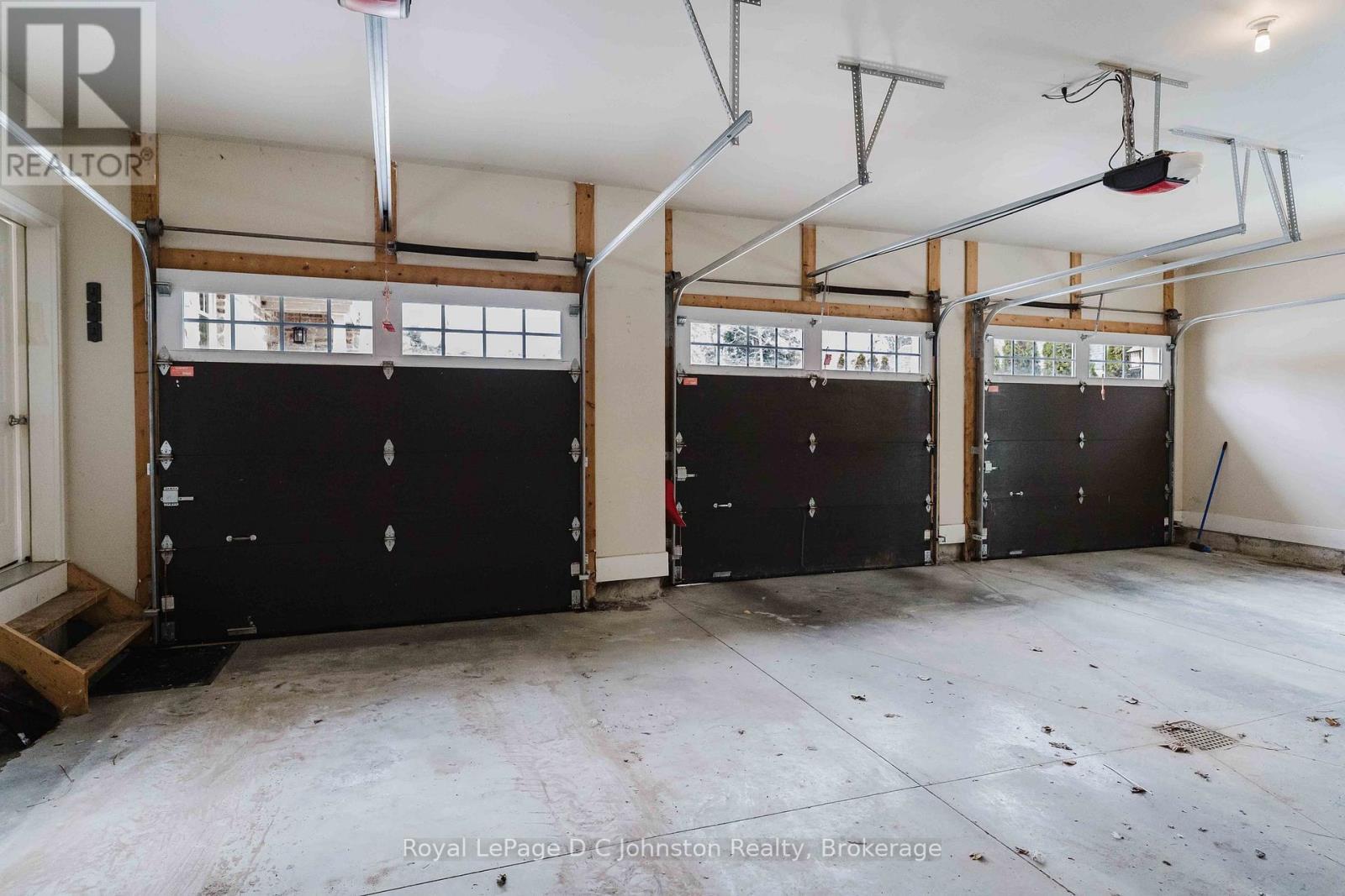 












27 CARTER DRIVE

,
Saugeen Shores,




Ontario
N0H2C6

