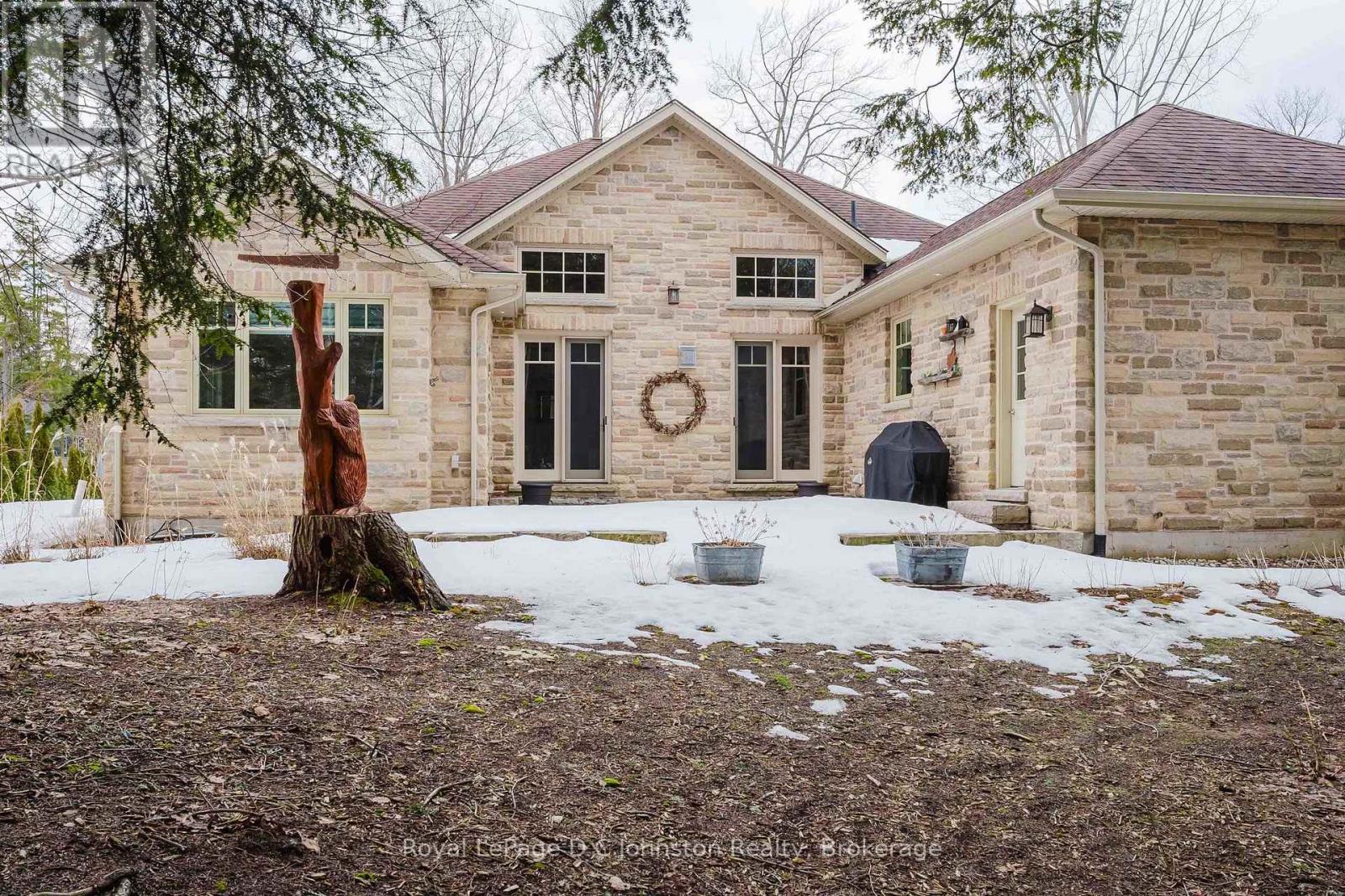 












27 CARTER DRIVE

,
Saugeen Shores,




Ontario
N0H2C6

