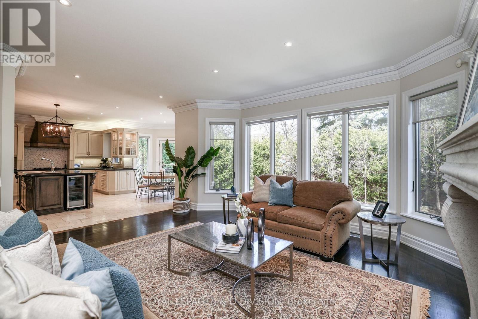 












82 MUNRO BOULEVARD

,
Toronto,




Ontario
M2P1C4

