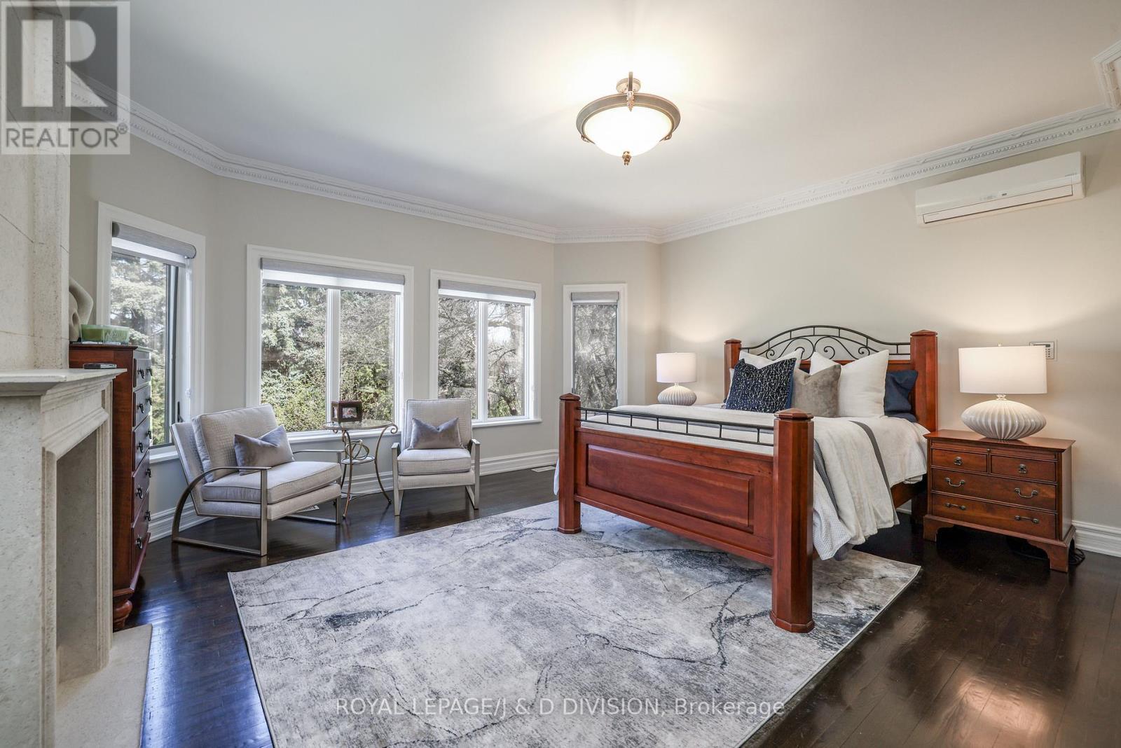 












82 MUNRO BOULEVARD

,
Toronto,




Ontario
M2P1C4

