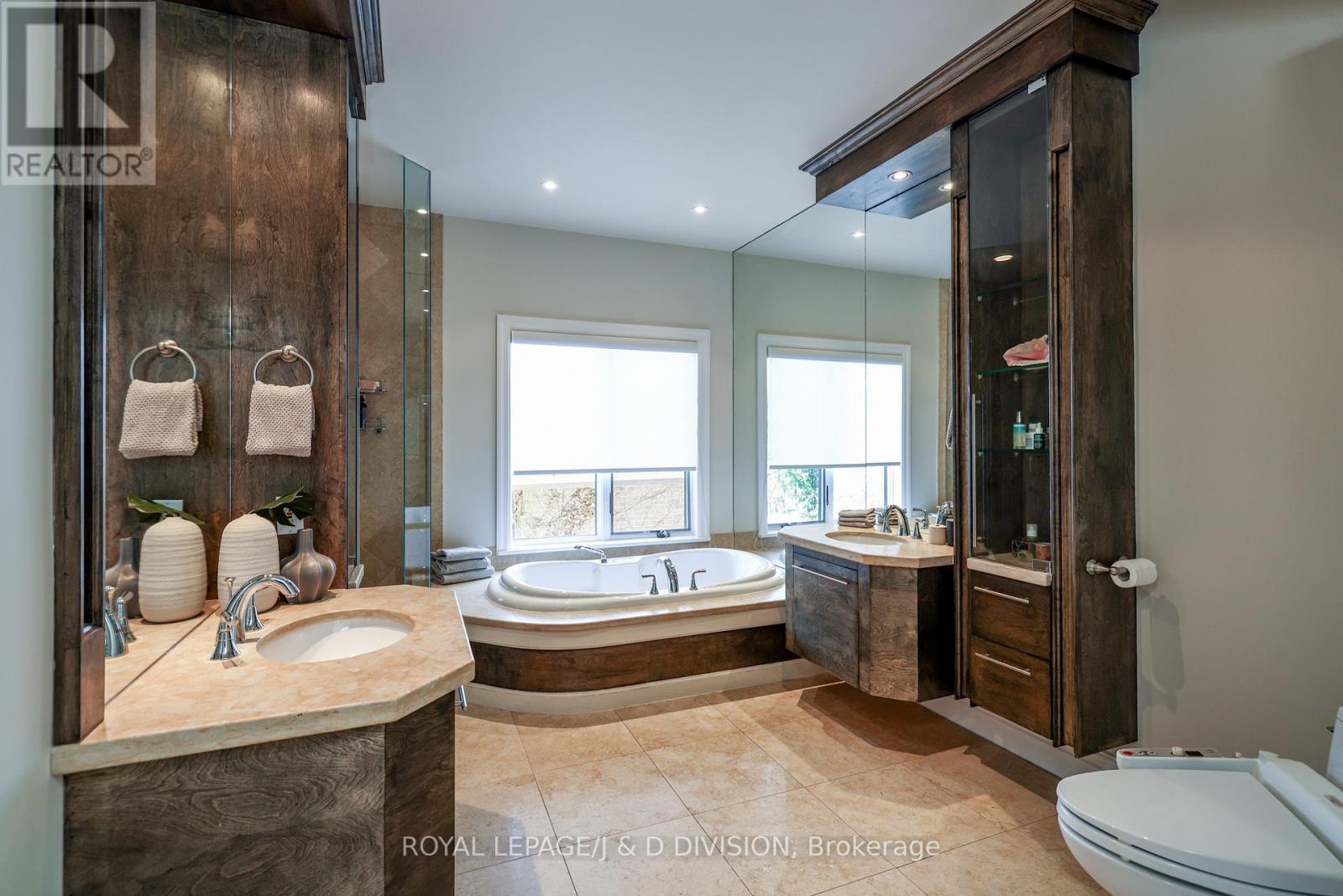 












82 MUNRO BOULEVARD

,
Toronto,




Ontario
M2P1C4

