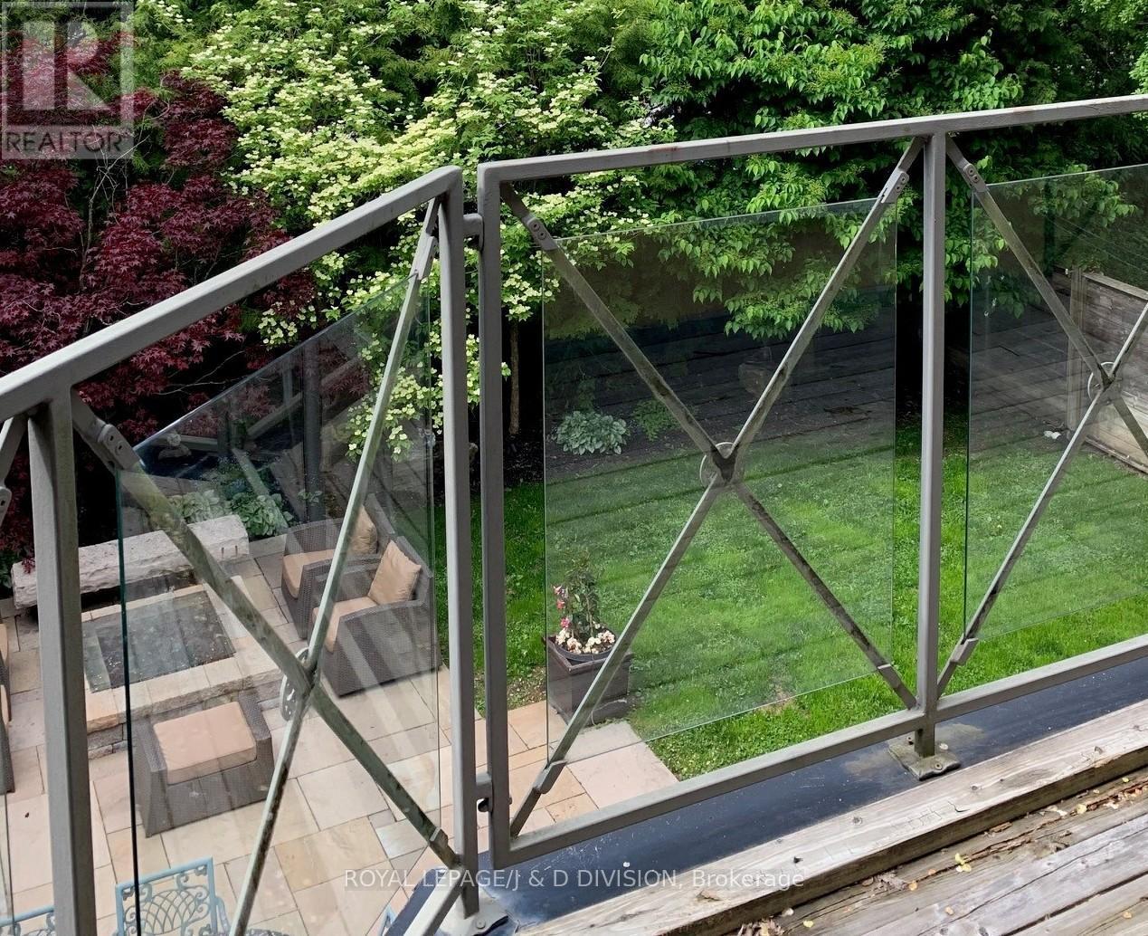 












82 MUNRO BOULEVARD

,
Toronto,




Ontario
M2P1C4

