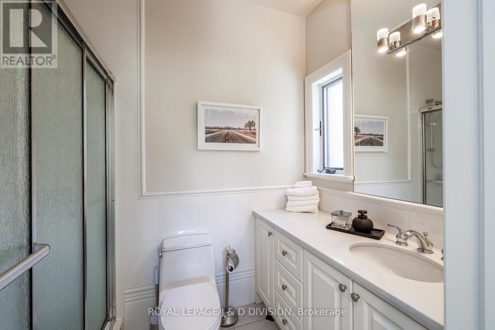 












82 MUNRO BOULEVARD

,
Toronto,




Ontario
M2P1C4

