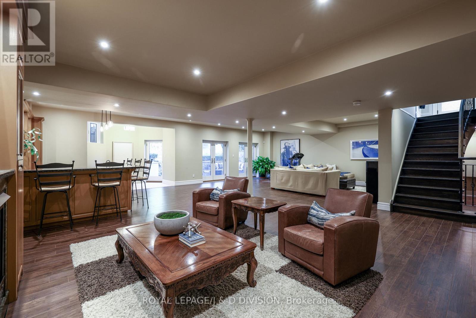 












82 MUNRO BOULEVARD

,
Toronto,




Ontario
M2P1C4

