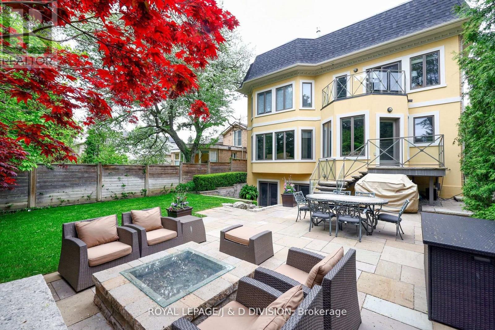 












82 MUNRO BOULEVARD

,
Toronto,




Ontario
M2P1C4

