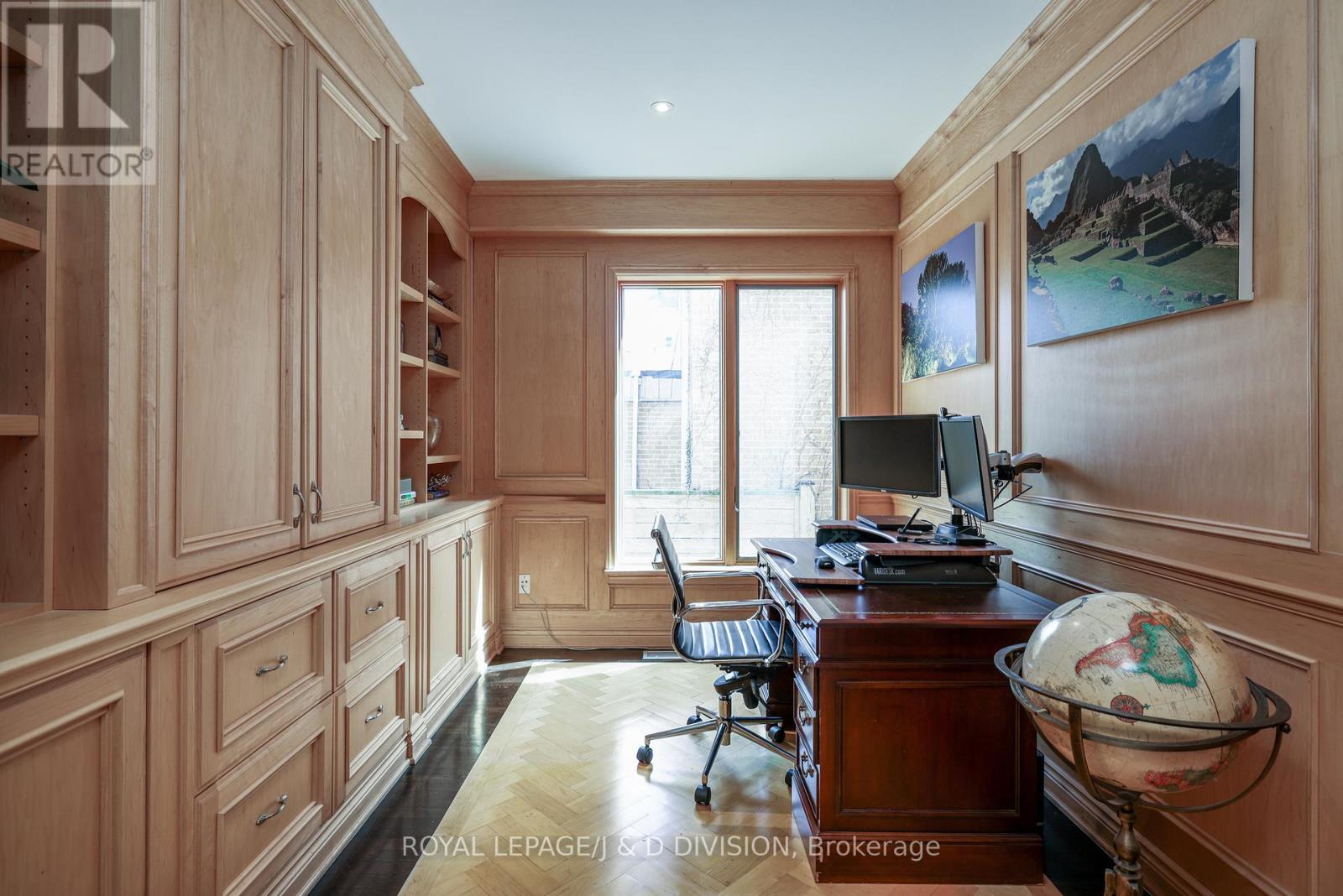 












82 MUNRO BOULEVARD

,
Toronto,




Ontario
M2P1C4

