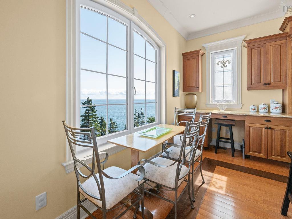 












73 Kestrel Court

,
Halibut Bay,




NS
B3V 1P5

