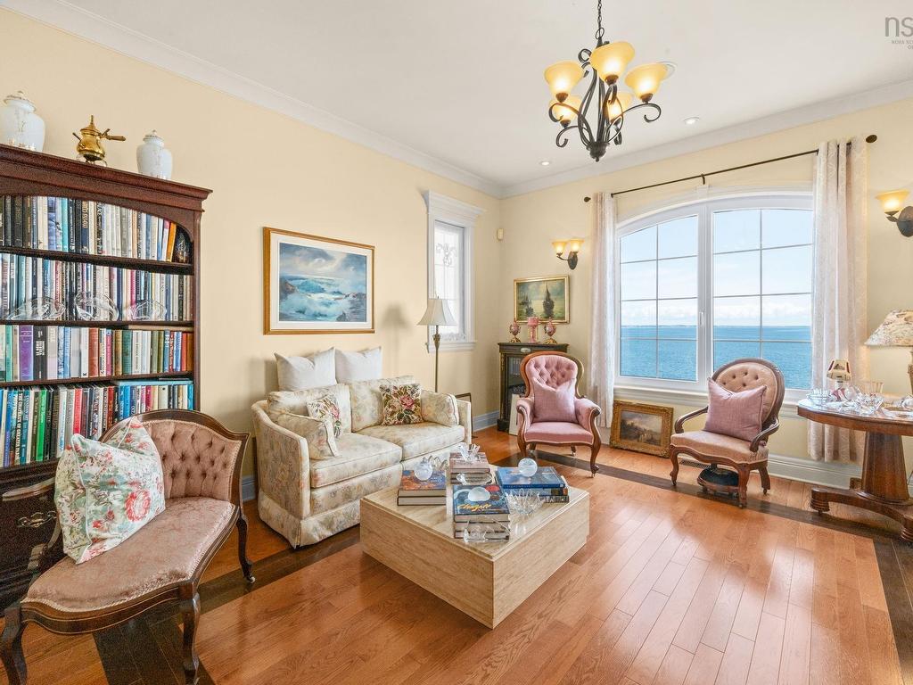 












73 Kestrel Court

,
Halibut Bay,




NS
B3V 1P5


