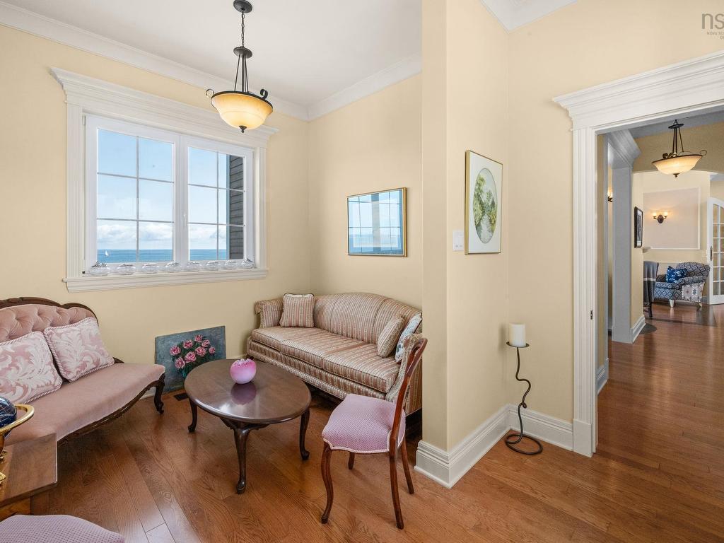 












73 Kestrel Court

,
Halibut Bay,




NS
B3V 1P5


