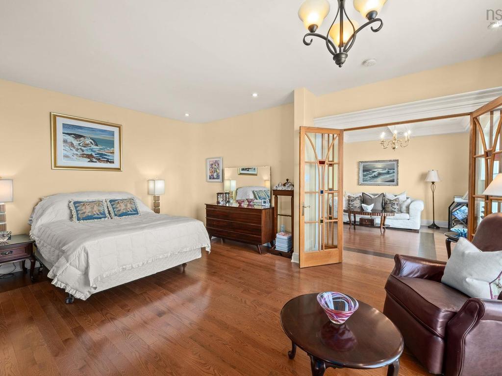 












73 Kestrel Court

,
Halibut Bay,




NS
B3V 1P5

